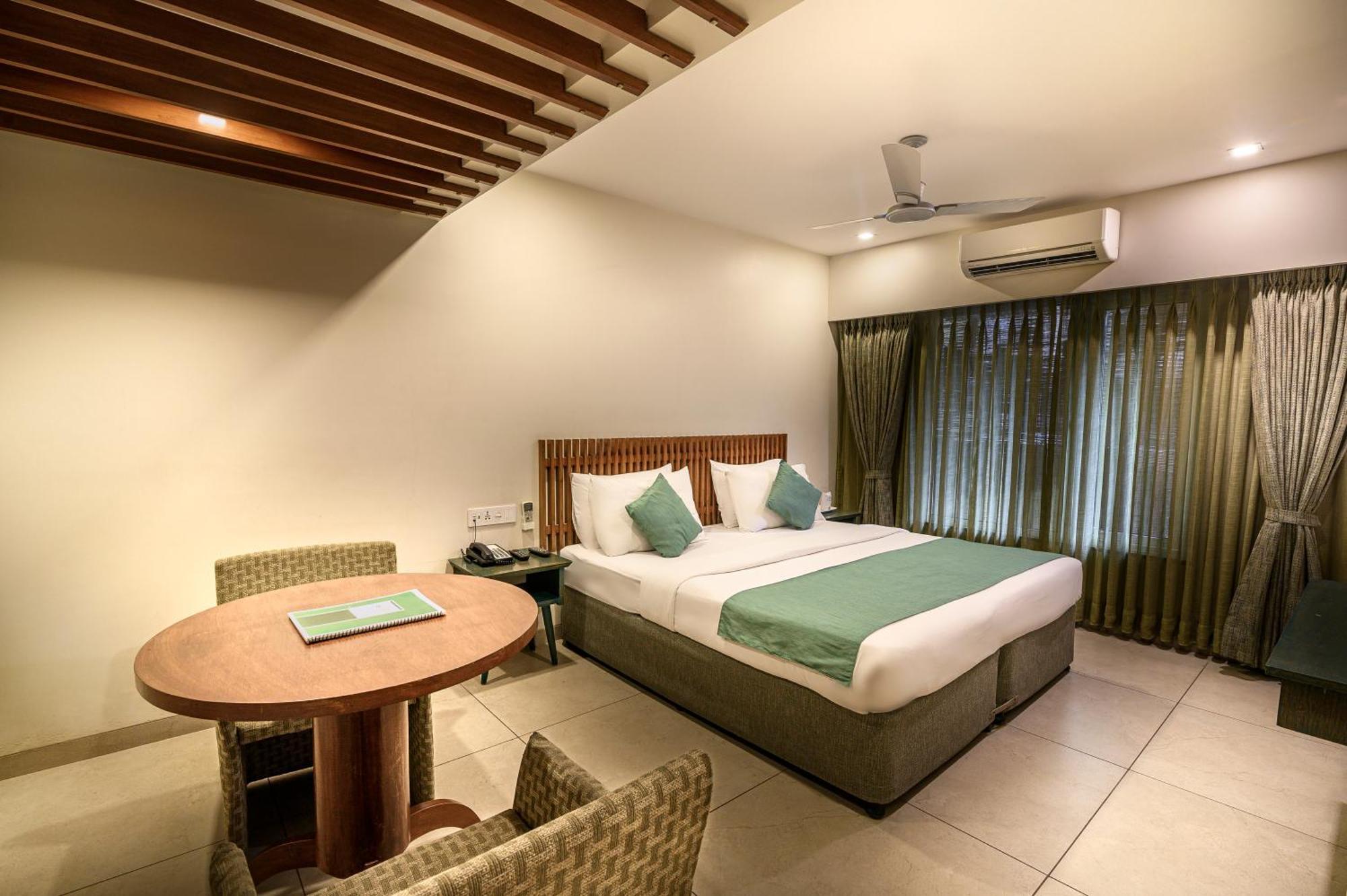 Budget Inn Bellevue Surat Bagian luar foto