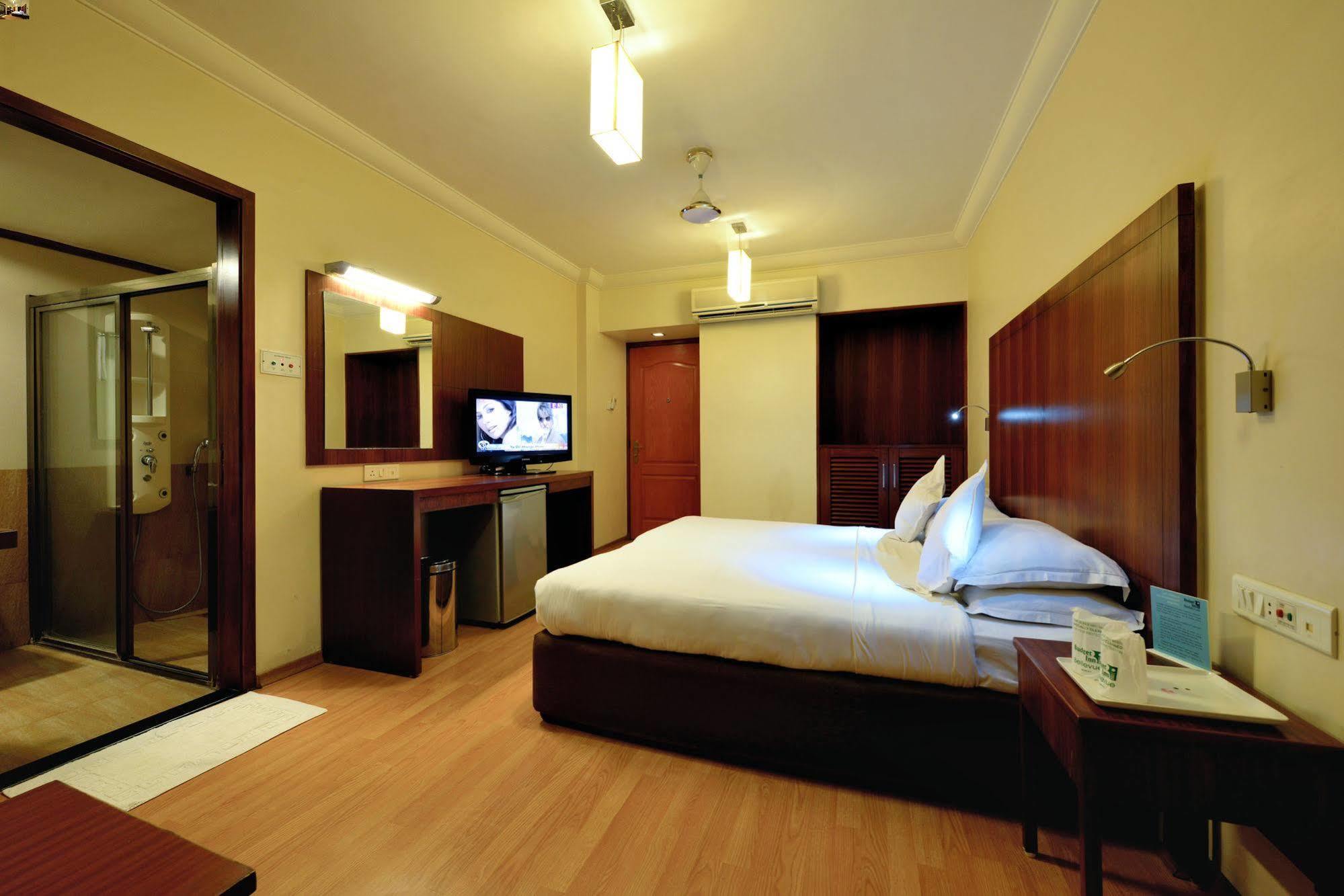 Budget Inn Bellevue Surat Bagian luar foto